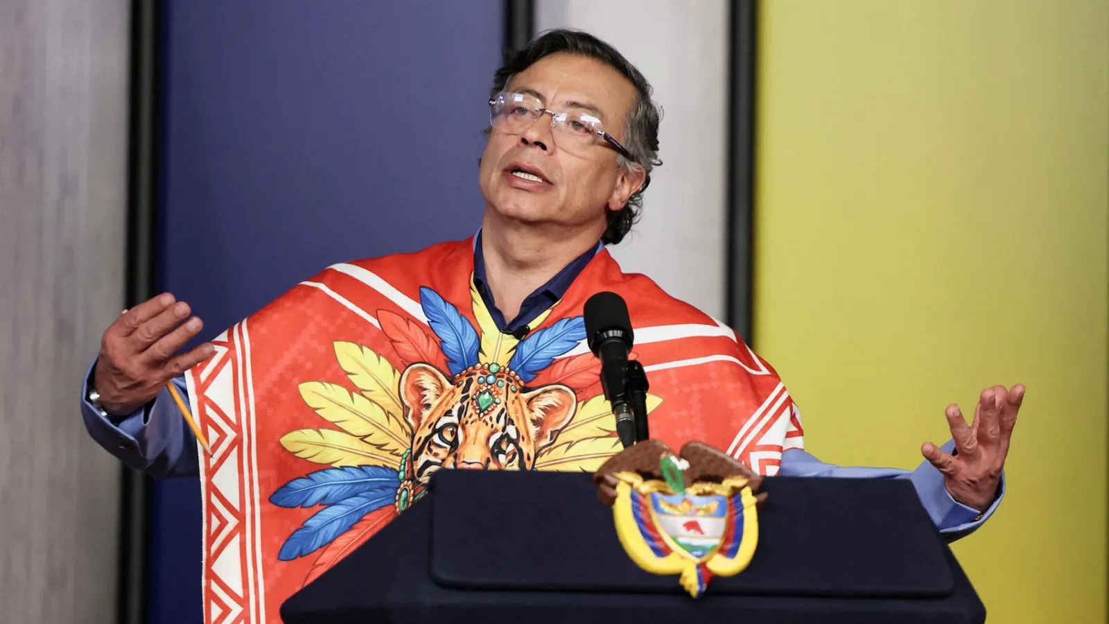 Petro denuncia fraude y llama a huelga indefinida ante la posesión de De la Espriella