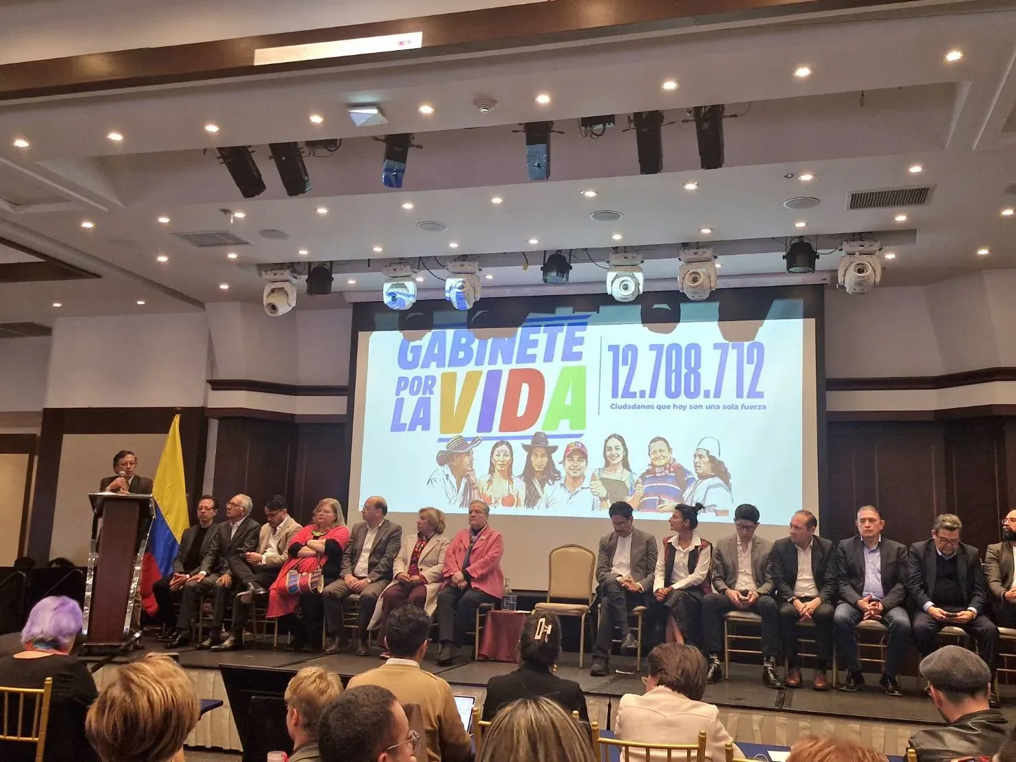 Petro conforma un equipo de exfuncionarios para hacerle oposición al Gobierno de De la Espriella