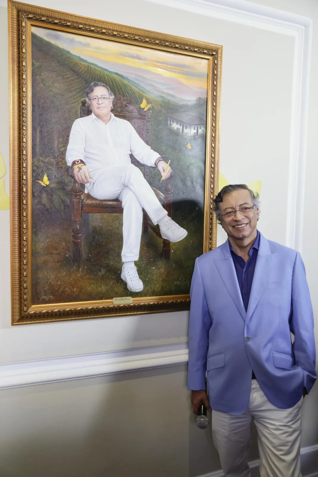 Petro devela su retrato en la galería de expresidentes de la Casa de Nariño