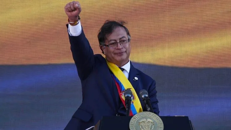 Petro dice que no se opone al lugar de posesión de De la Espriella, pero exige que se cumpla la ley