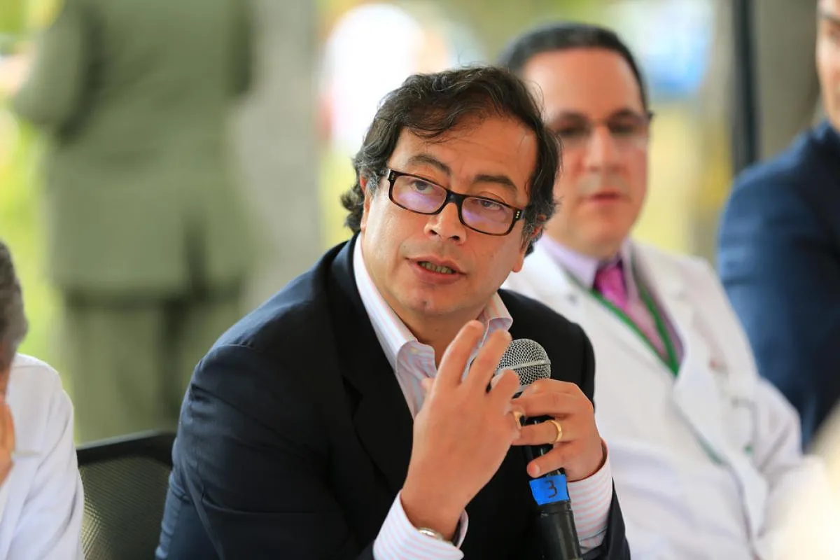 Petro llama a una huelga general indefinida si el próximo gobierno deroga sus reformas