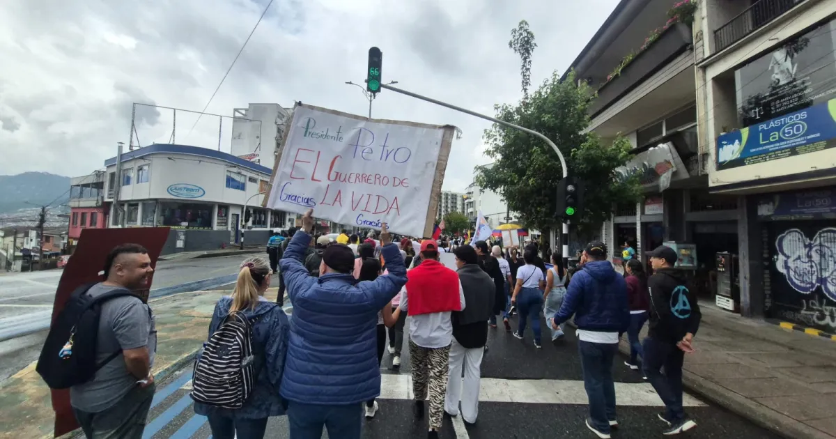 Petro llama a una huelga general indefinida si De la Espriella elimina sus reformas