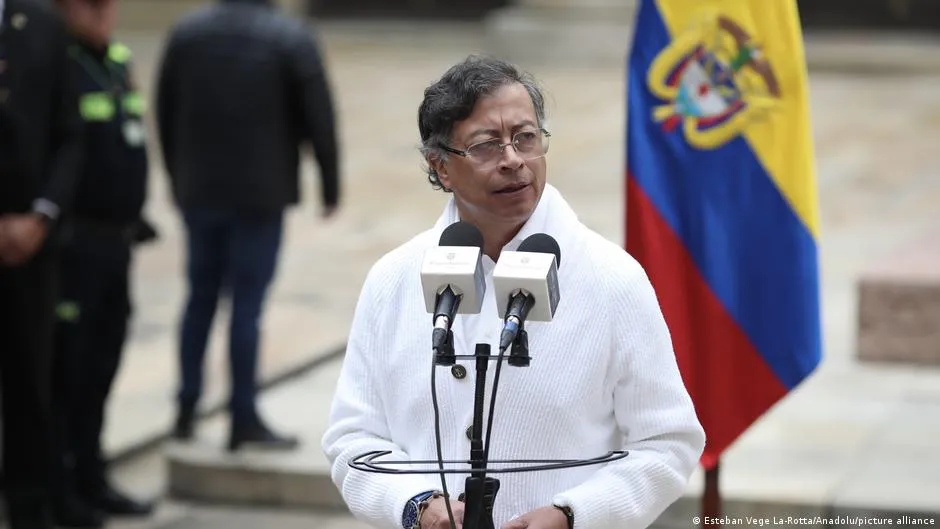 Petro ordena que la juramentación de De la Espriella se haga ante el Congreso en Bogotá