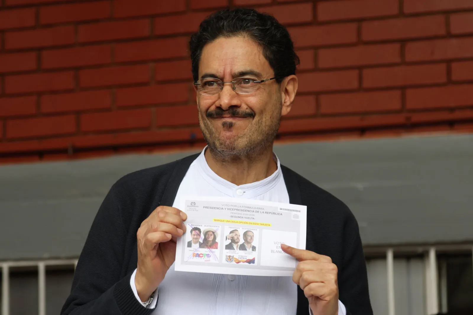 De la Espriella se proclama ganador del balotaje presidencial en Colombia
