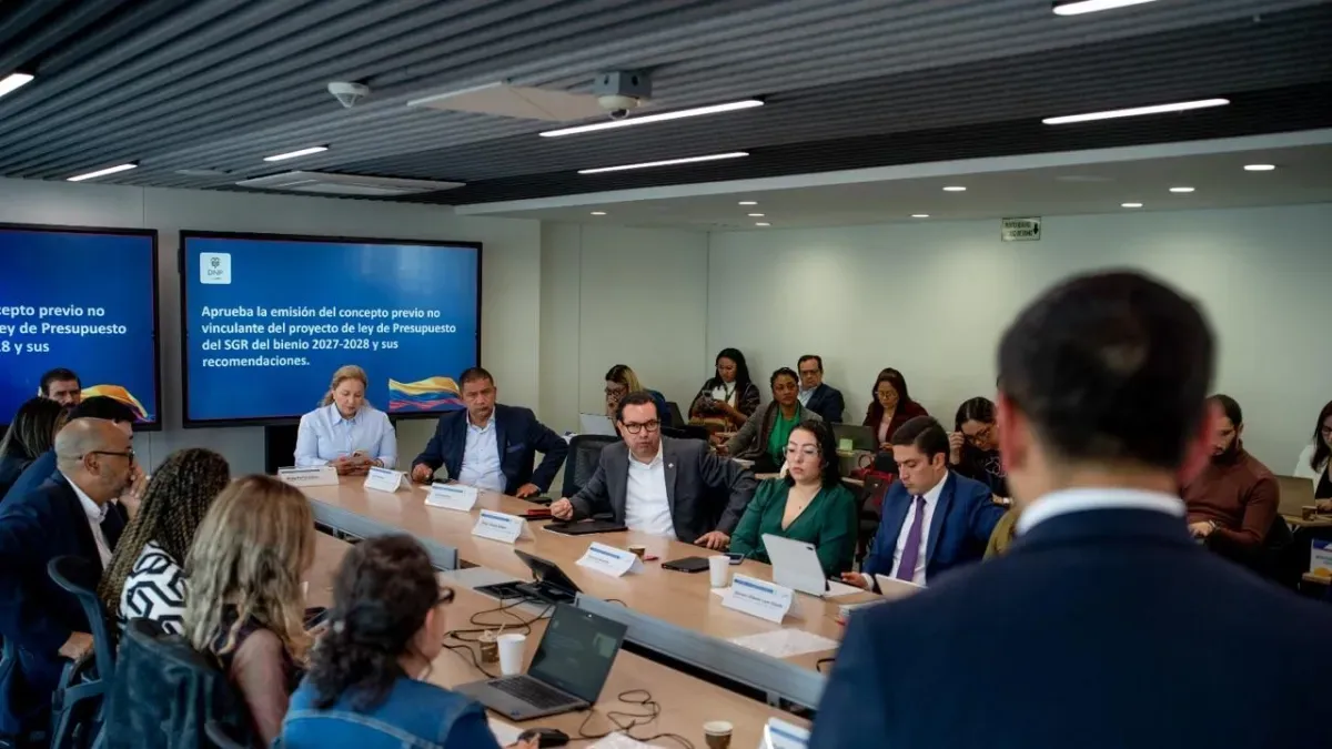 Departamentos piden nueva clasificación de municipios tras aumento del 23% al salario mínimo decretado por Petro