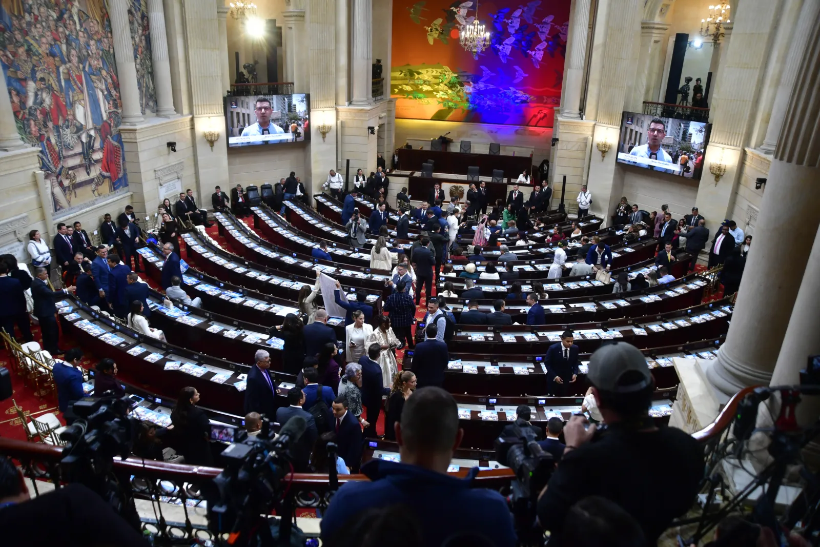 Congreso recibe presupuesto 2027 con gastos por COP 634,9 billones y voces de preocupación