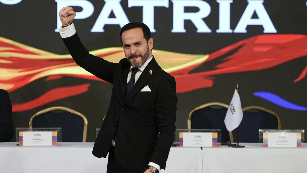 Presidente electo de Colombia suspende la transición con el gobierno saliente de Petro