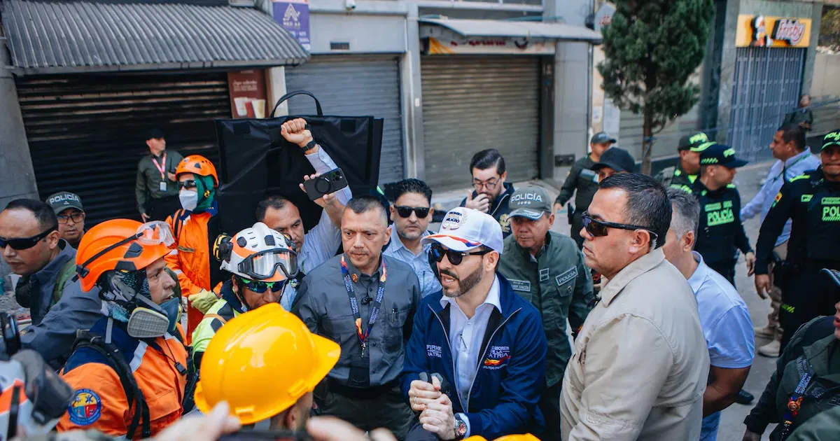 Presidente Abelardo De La Espriella decreta tres días de duelo nacional tras terremoto de magnitud 7,4