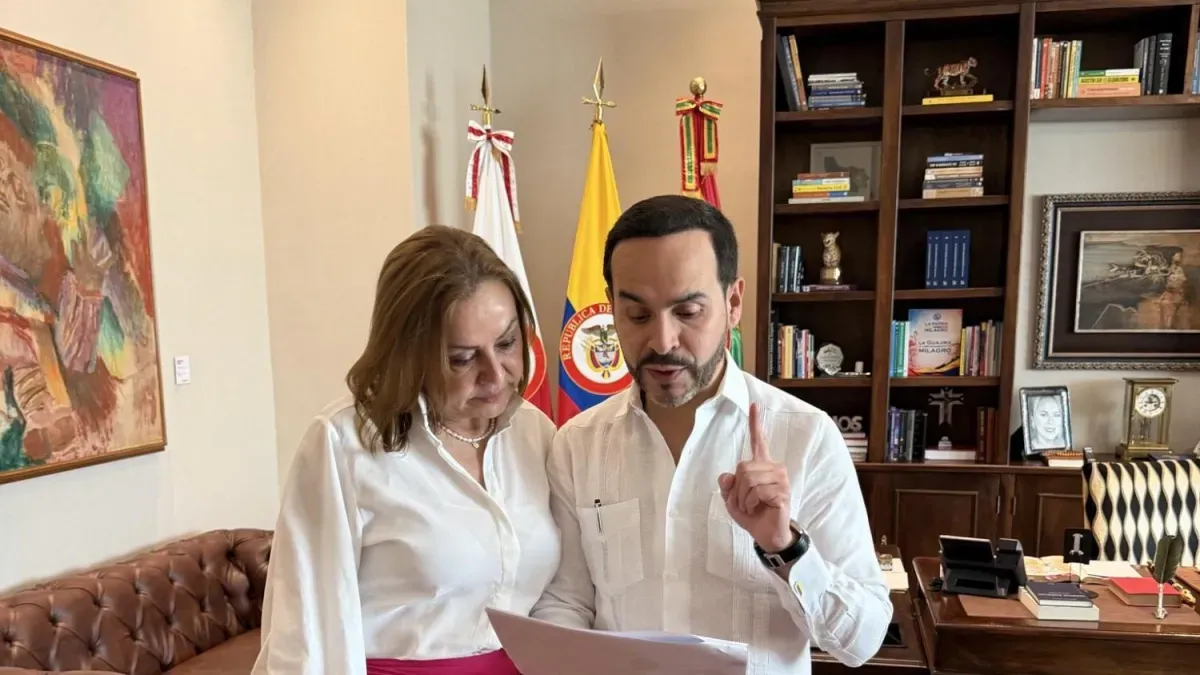 Presidente De La Espriella ordena revertir el aumento de la gasolina de octubre