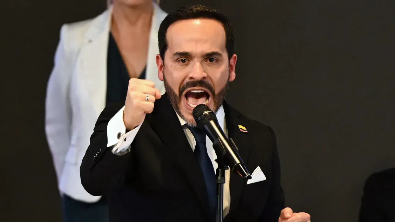 De La Espriella ordena a las Fuerzas Militares enfrentar las 'caravanas de la muerte'