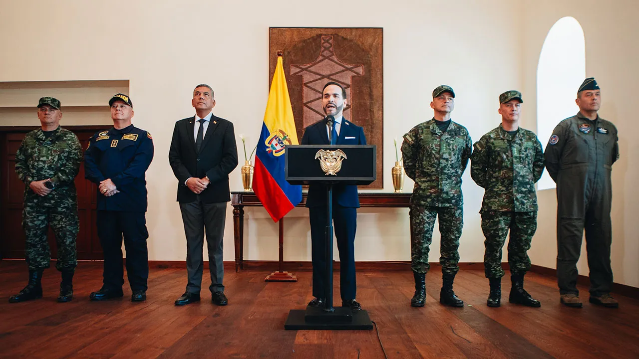 Presidente De La Espriella posesionó a la nueva cúpula militar y la calificó como “absolutamente extraordinaria”