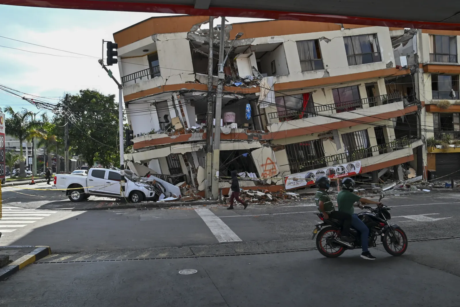 Presidente de Colombia solicita a Trump suspender aranceles tras sismo de magnitud 7.4