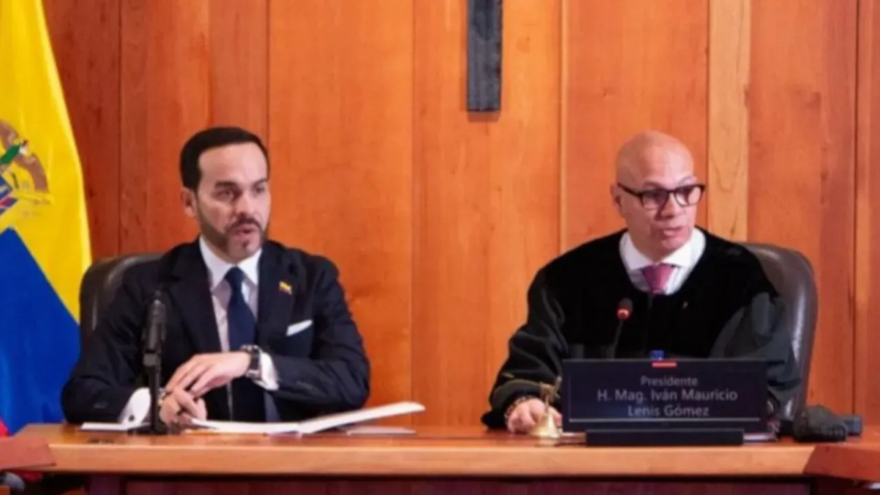 Presidente de la Corte Suprema habla sobre su reunión con De La Espriella, las amenazas y la relación con Petro