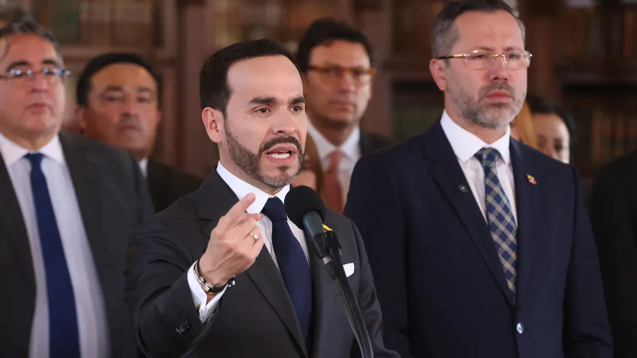 Presidente De La Espriella anuncia pago inmediato de pólizas para damnificados del terremoto