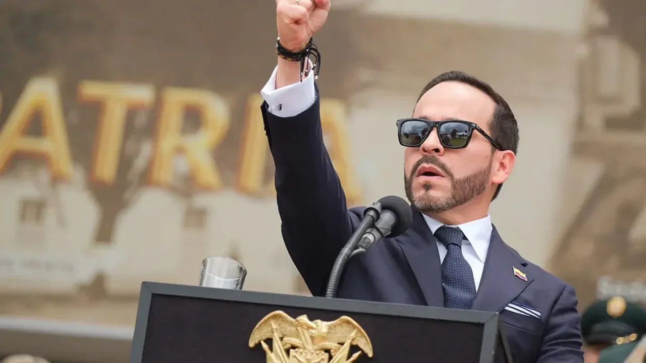 Presidente De la Espriella firma decreto para levantar la suspensión del porte de armas