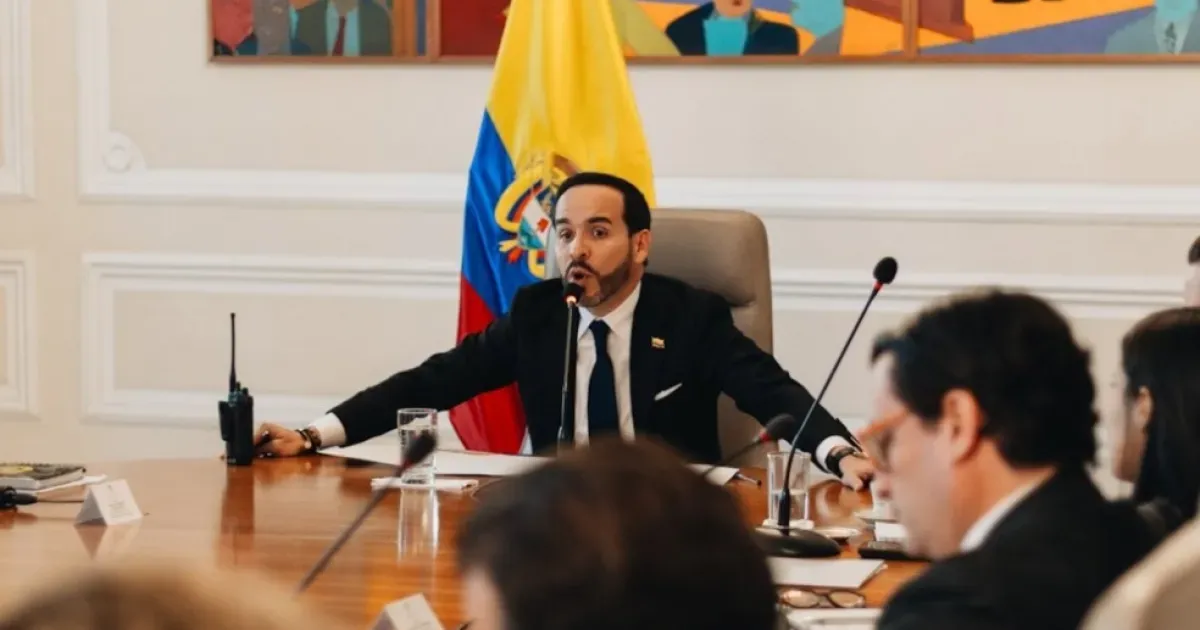 Presidente De la Espriella ganó tutela que le ordenaba no caminar entre muertos en combates