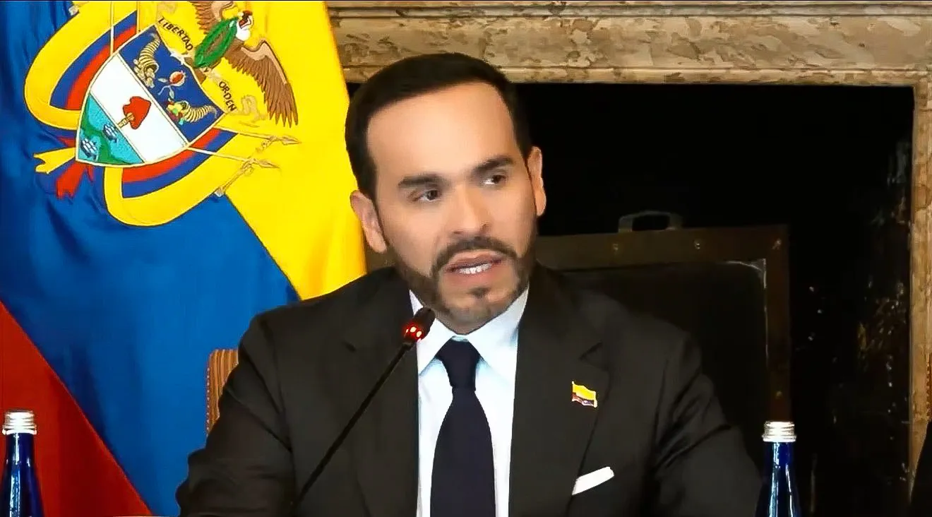 Presidente De la Espriella objeta proyecto de ley sobre cargos directivos por razones de constitucionalidad e inconveniencia