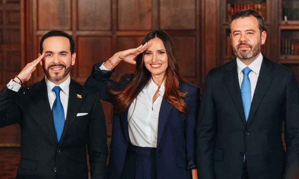 Presidente De la Espriella oficializa a Clara Lucía Sandoval como gerente para Bogotá