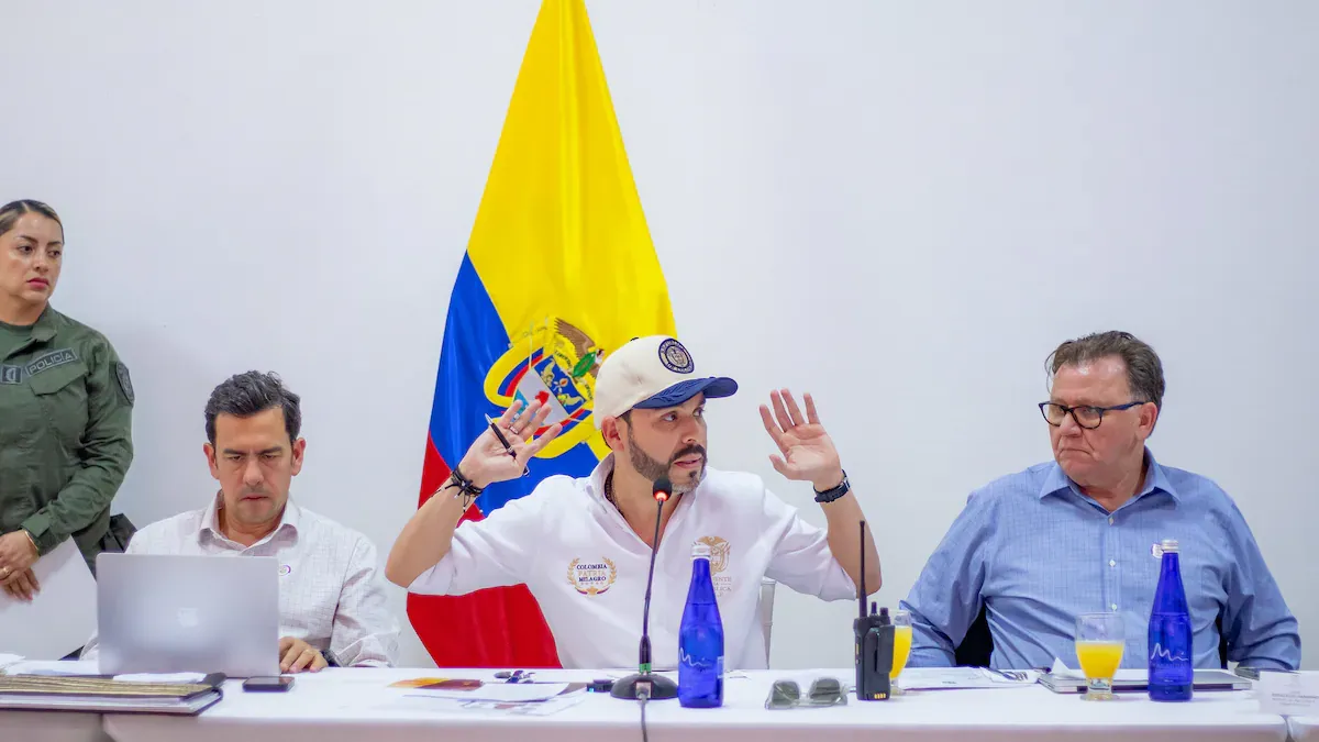 Presidente De la Espriella ofrece 50 millones de pesos por información sobre responsables de incendios