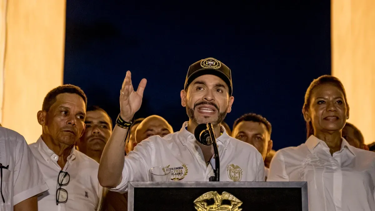 Presidente De La Espriella declara insubsistente al director nacional de Bomberos por posibles irregularidades