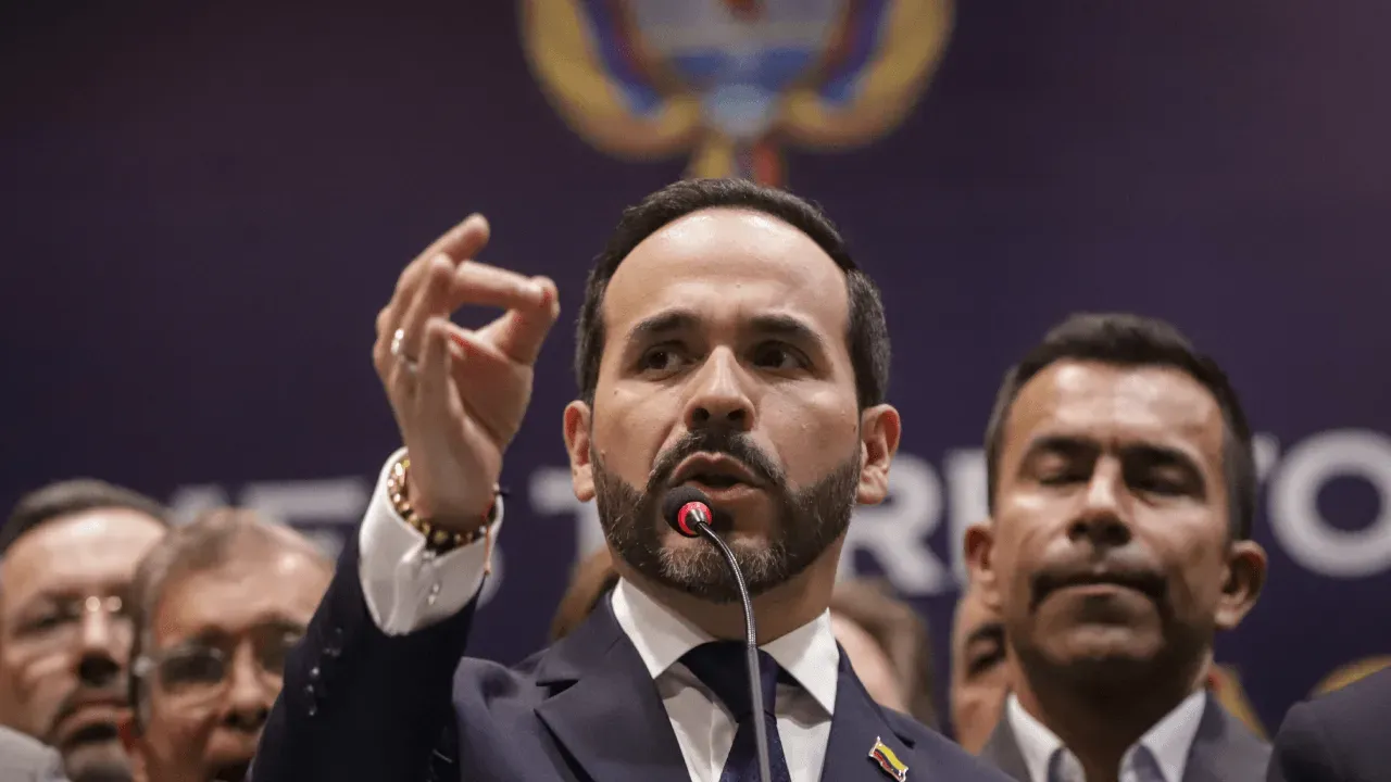 Presidente De la Espriella corrige su declaración de bienes tras revelación de CAMBIO