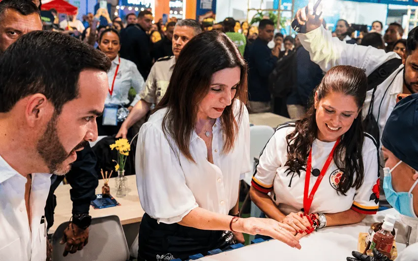 Presidente De la Espriella recorrió Sabor Barranquilla y destacó el aporte de los emprendimientos