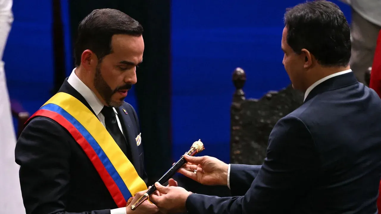 Presidente del Senado Honorio Henríquez pide consensos y ofrece apoyo legislativo al gobierno de De la Espriella