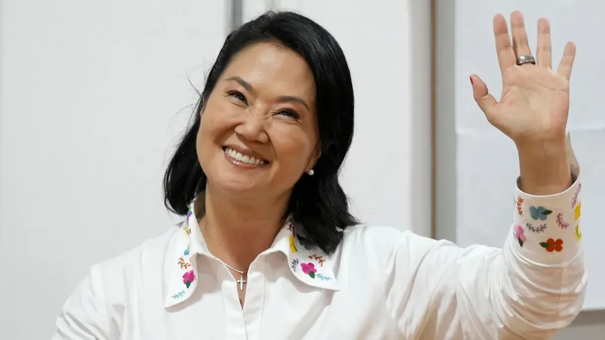 Abelardo De la Espriella, entre los líderes de derecha que saludaron la victoria de Fujimori en Perú