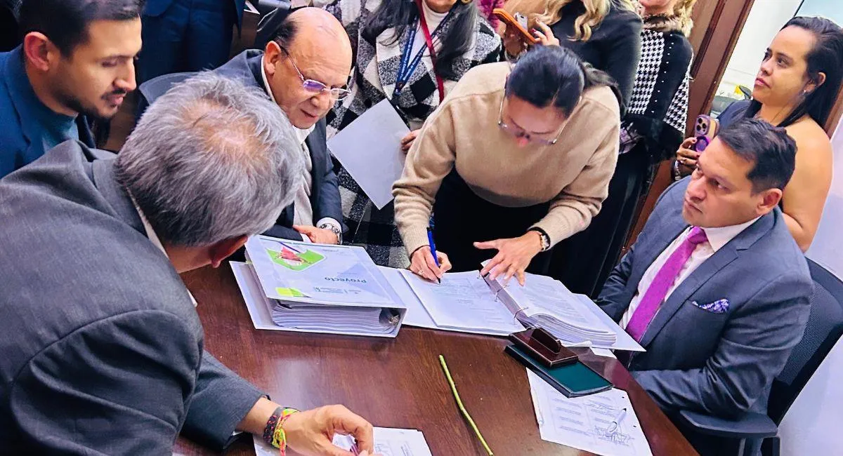 El Presupuesto General de 2027 llega al Congreso con $575,6 billones y un hueco de $30,2 billones por financiar
