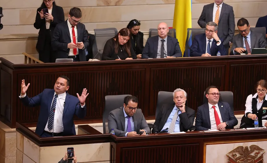 El proyecto de Presupuesto General de la Nación para 2027 avanza con tropiezos en el Congreso