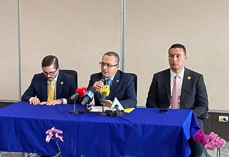 Ministros ticos detallan la reunión de urgencia con el gobierno de Abelardo de la Espriella