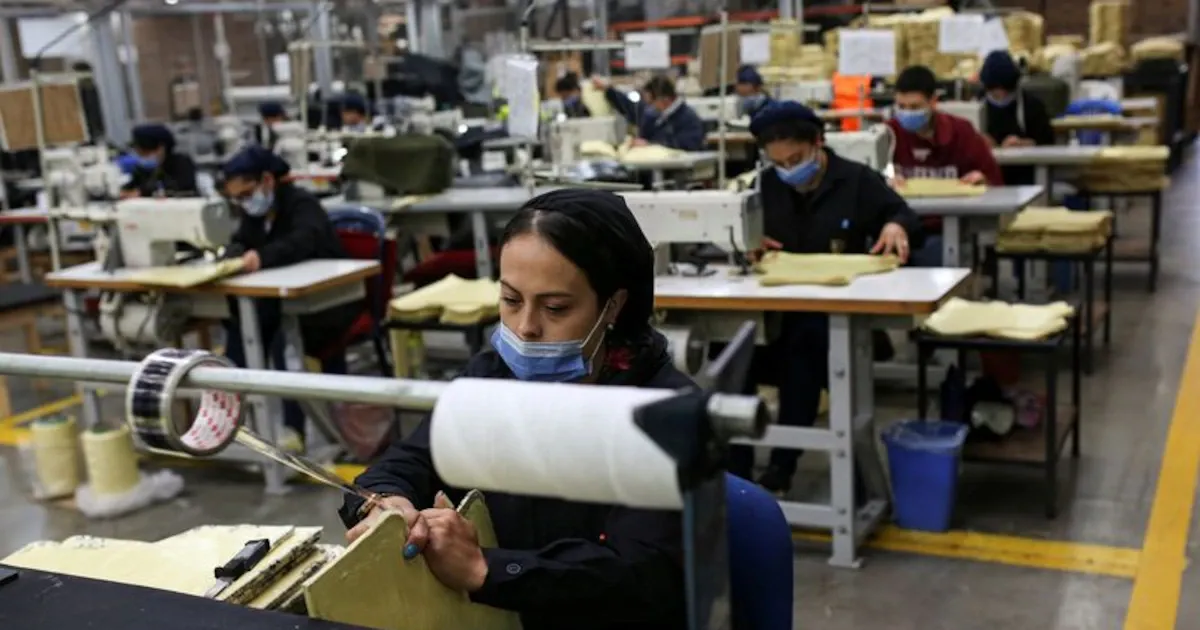 Gobierno De la Espriella: qué cambiará en salario mínimo, horas extra y jornada desde agosto