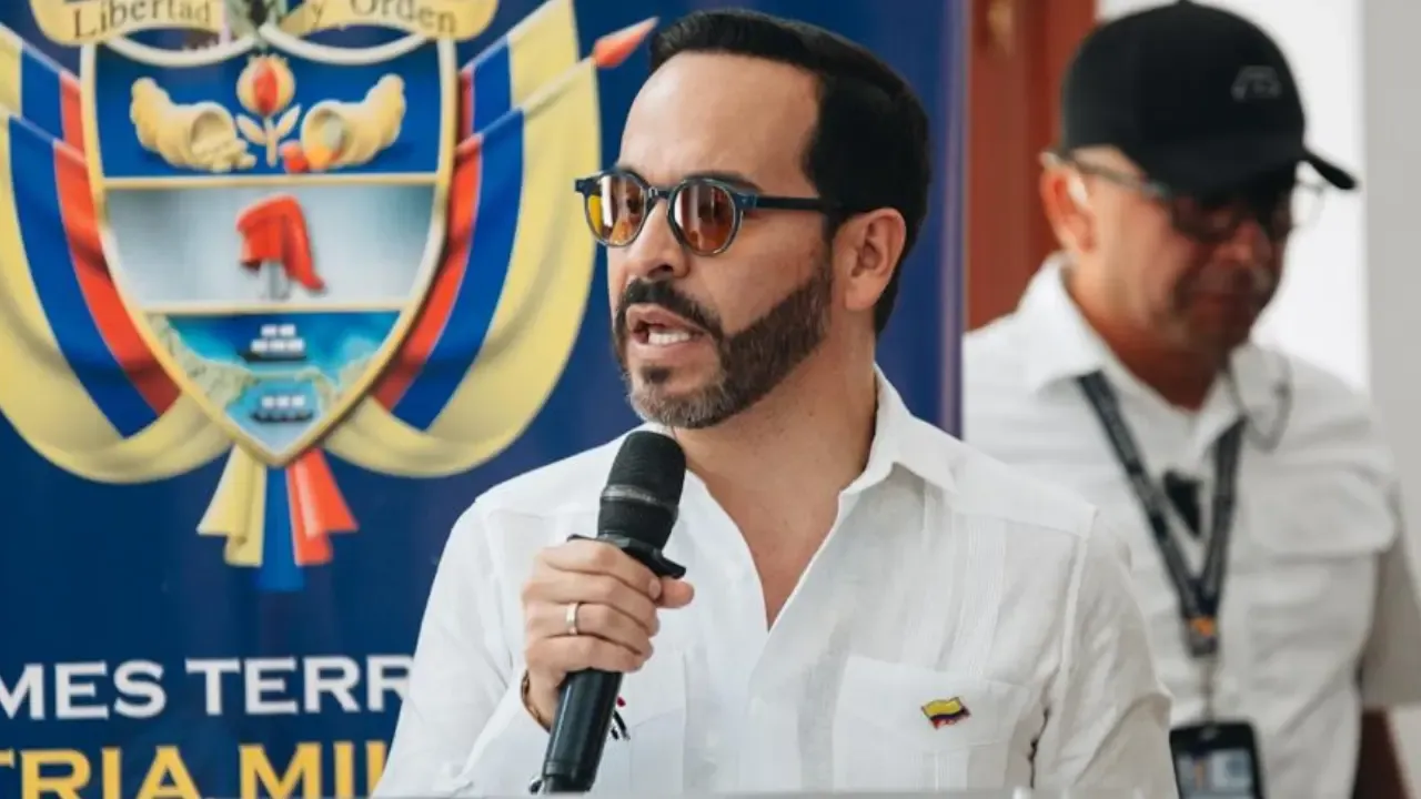 De la Espriella revisa hojas de vida para escoger a la próxima ministra de Salud