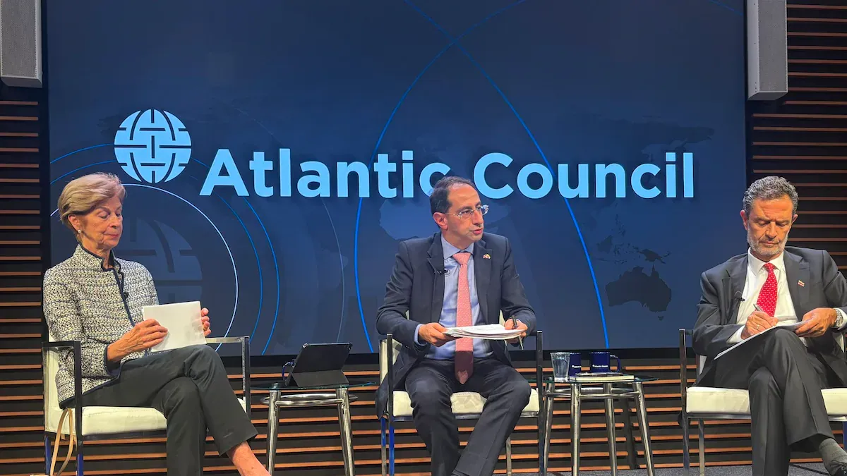 Restrepo presenta en Washington la estrategia económica del gobierno de De la Espriella