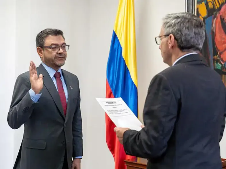 Richard Alexander Caicedo asume la presidencia del Icetex durante el gobierno de De la Espriella