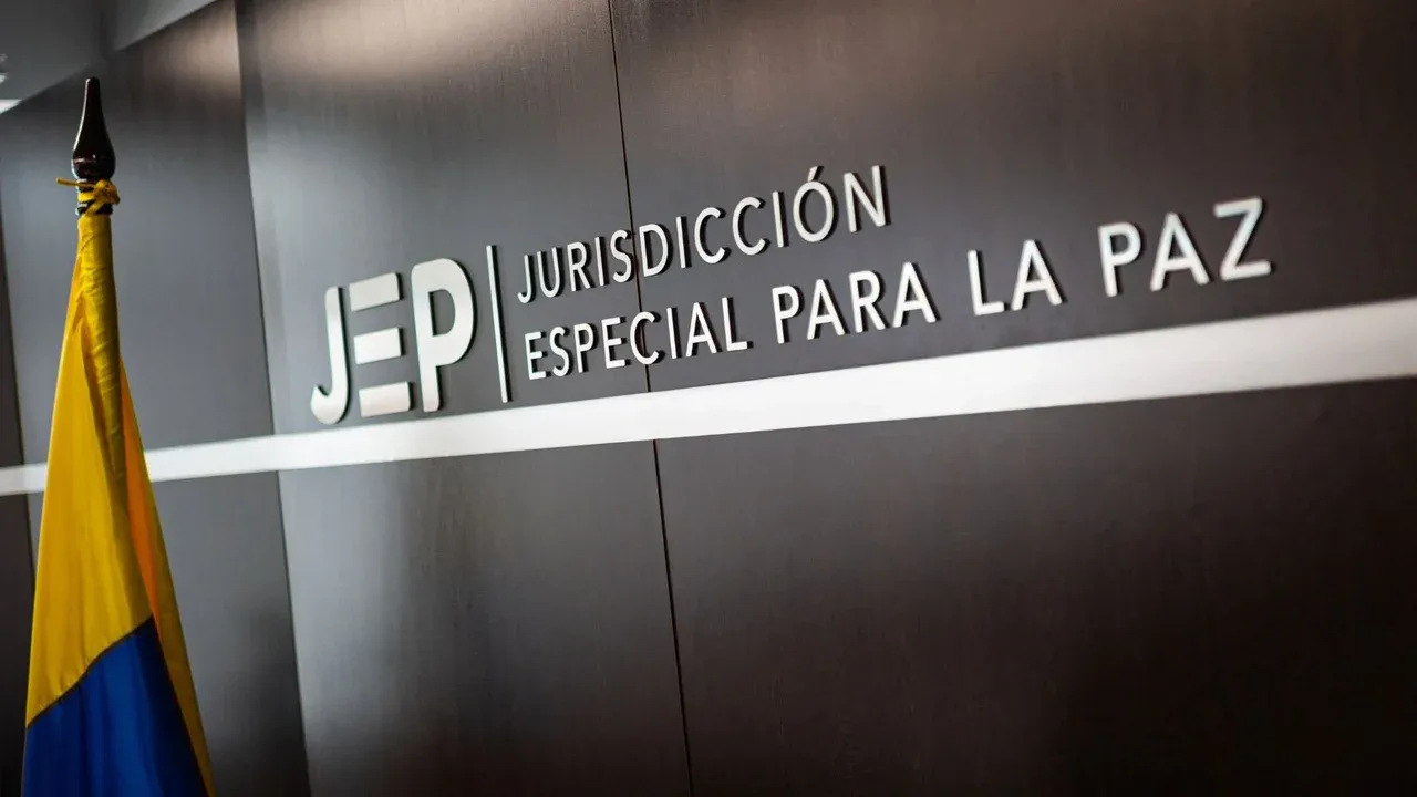 Abelardo de la Espriella defiende su propuesta de recortar recursos a la JEP