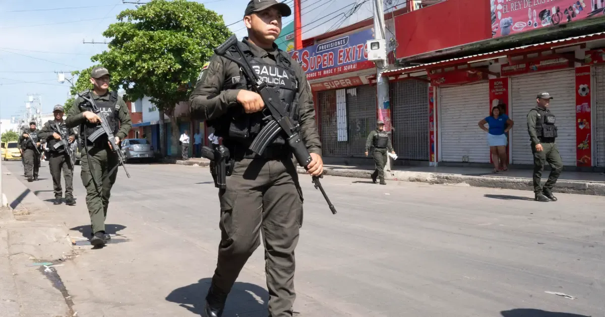 Santa Marta continúa paralizada a pesar de la militarización ordenada por el presidente De la Espriella