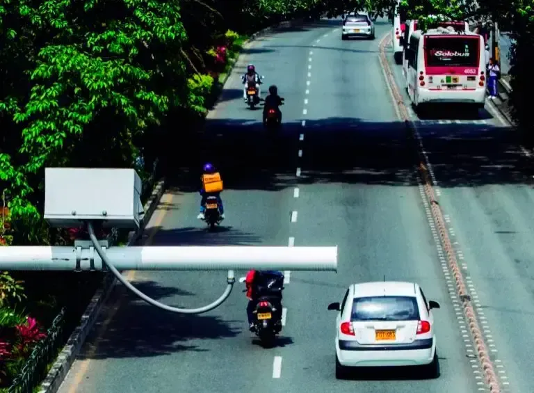 Ministerio de Transporte anuncia revisión integral de las fotomultas en Colombia