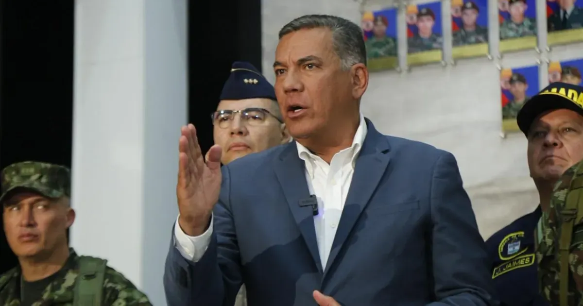 Senado niega moción de censura contra el ministro de Defensa Jorge Mora