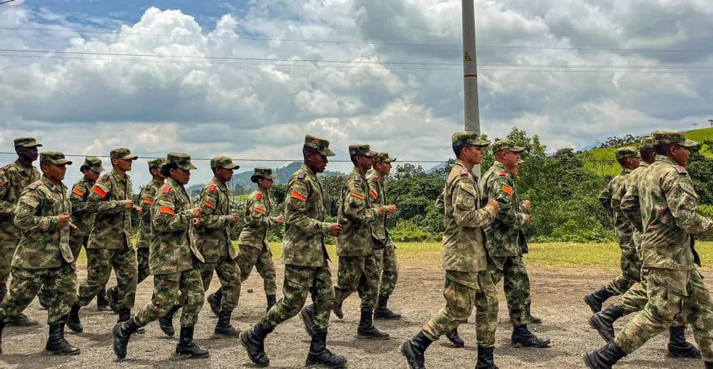 Servicio militar obligatorio: la restricción legal que enfrentaría Abelardo de la Espriella