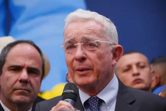 Uribe le advirtió a De la Espriella en medio de la pugna por las jefaturas del Congreso