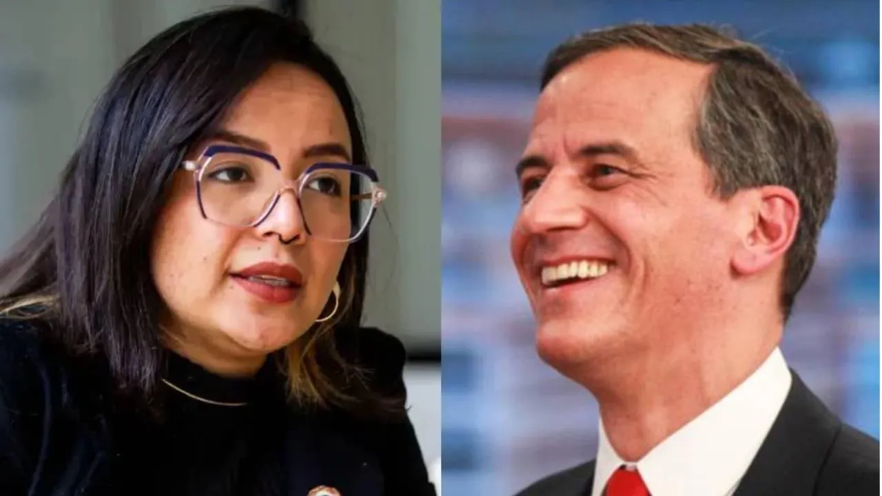 La posesión de Abelardo de la Espriella fuera de Bogotá reabre el debate sobre el simbolismo del acto