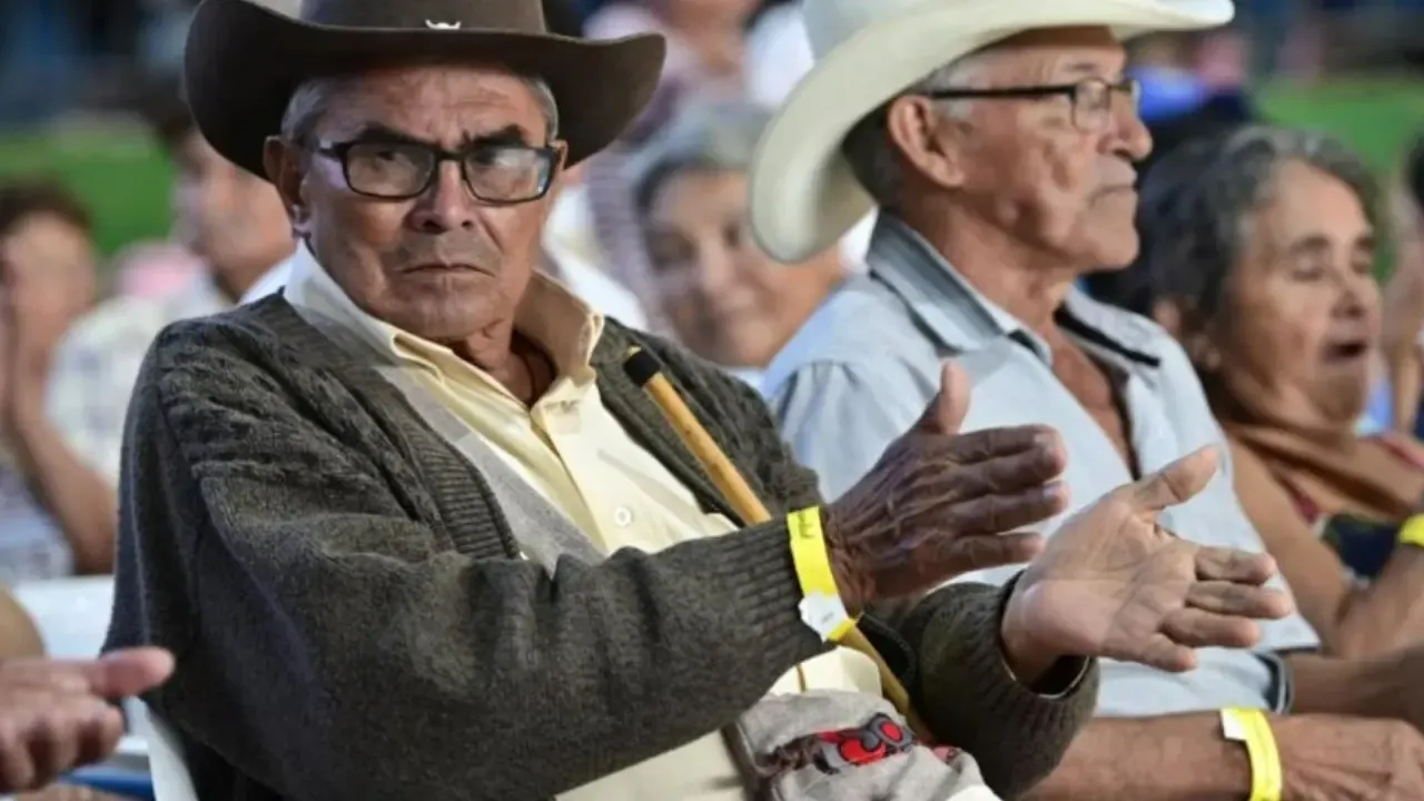 Colombia Mayor: el gobierno de De la Espriella plantea un giro mensual cercano a los 400.000 pesos