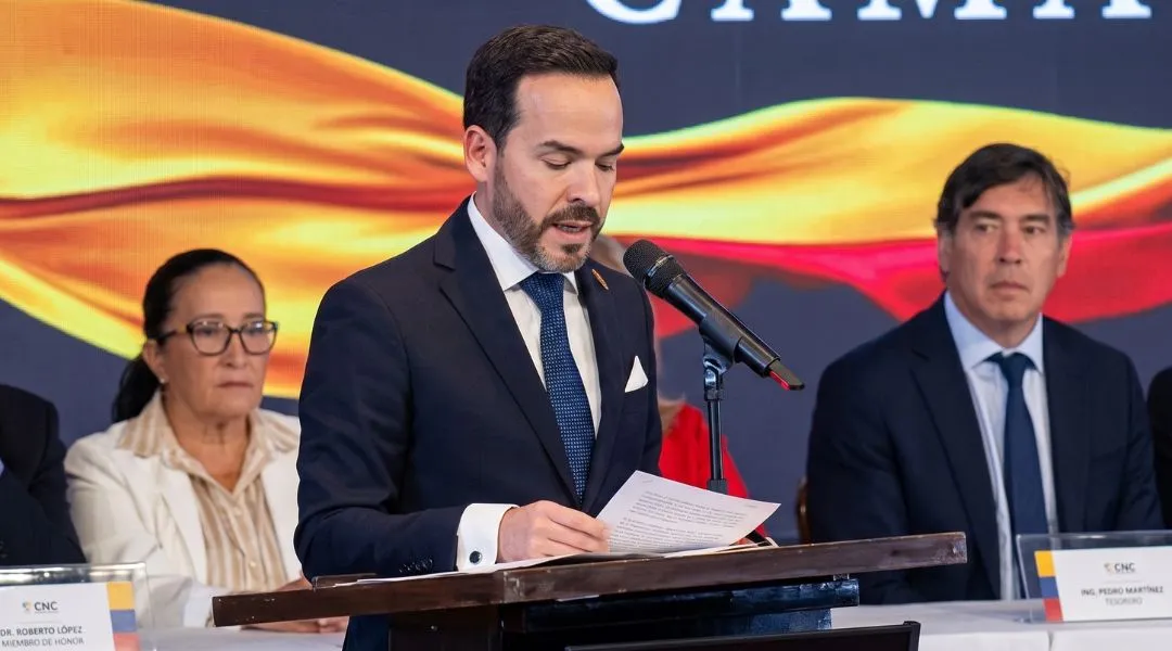 De la Espriella fija plazo de un mes a los grupos armados tras recibir sus credenciales como presidente electo