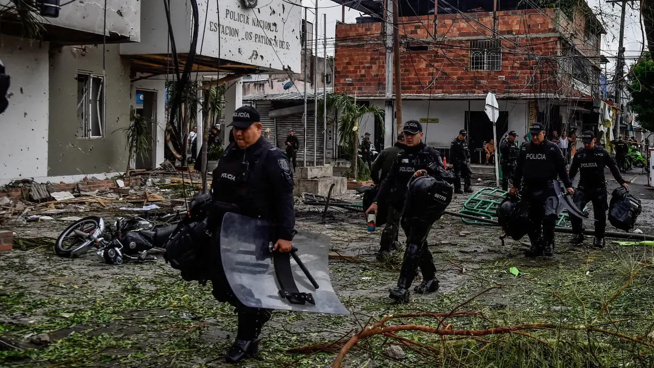 Siete bases militares y policiales han sido atacadas en las primeras tres semanas del gobierno de De la Espriella