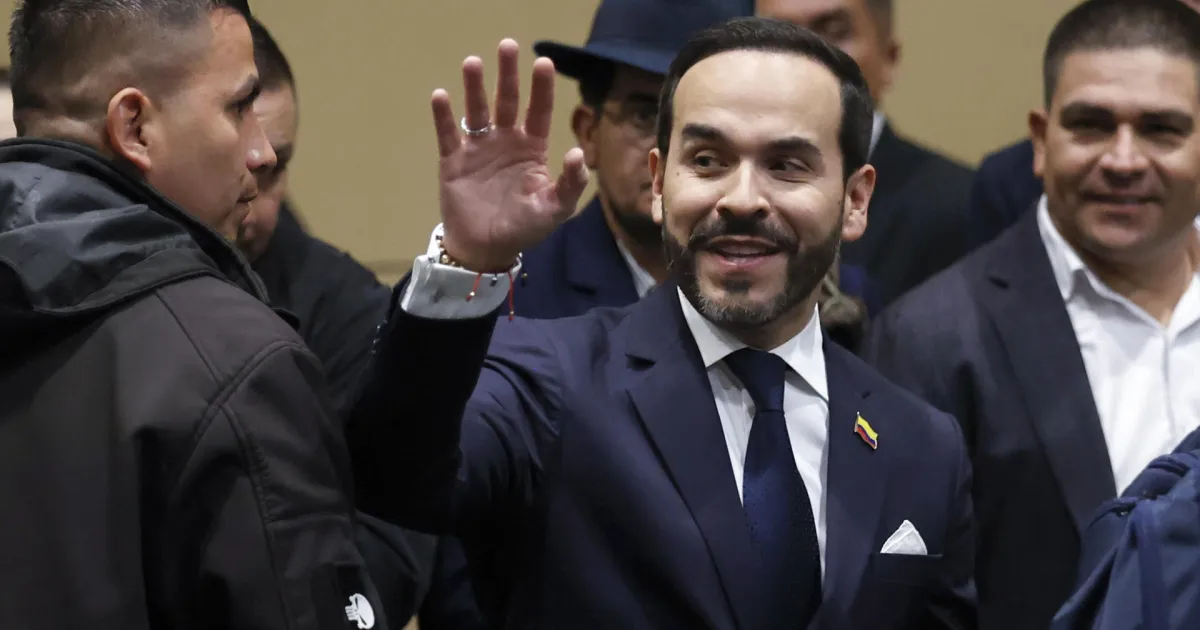 De la Espriella justifica su posesión en Cali y habla de una nueva forma de entender a Colombia