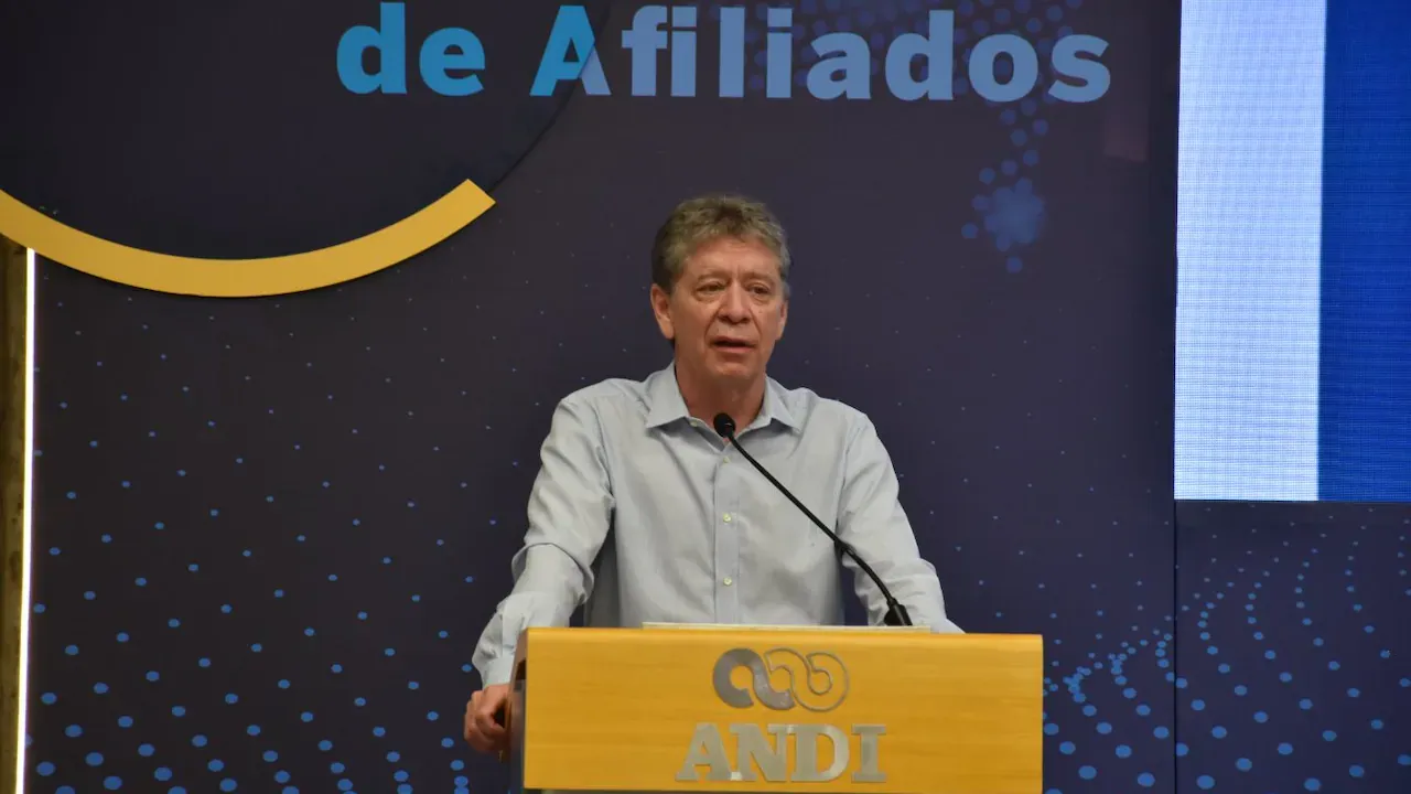 Bruce Mac Master, presidente de la Andi, ofrece trabajar de la mano con el Gobierno de Abelardo de la Espriella