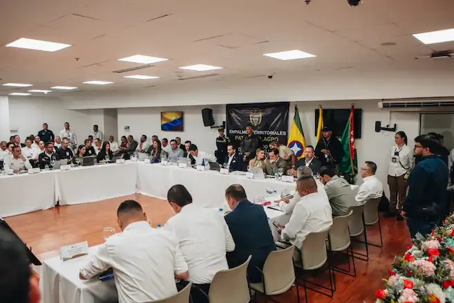 De la Espriella cierra empalme en Bucaramanga y anuncia revisión de cuentas