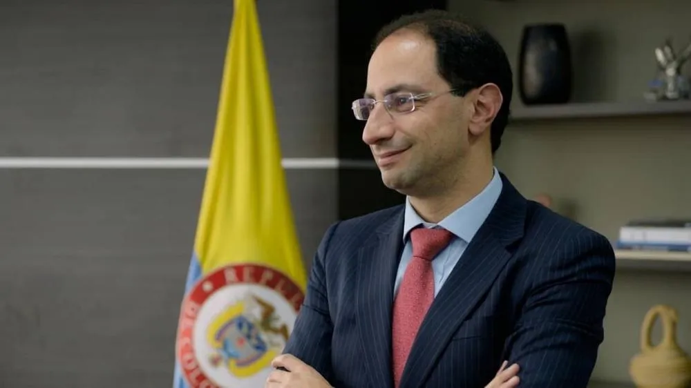 Vicepresidente electo Restrepo, desde Washington, alerta por el panorama económico que recibe el gobierno de De la Espriella