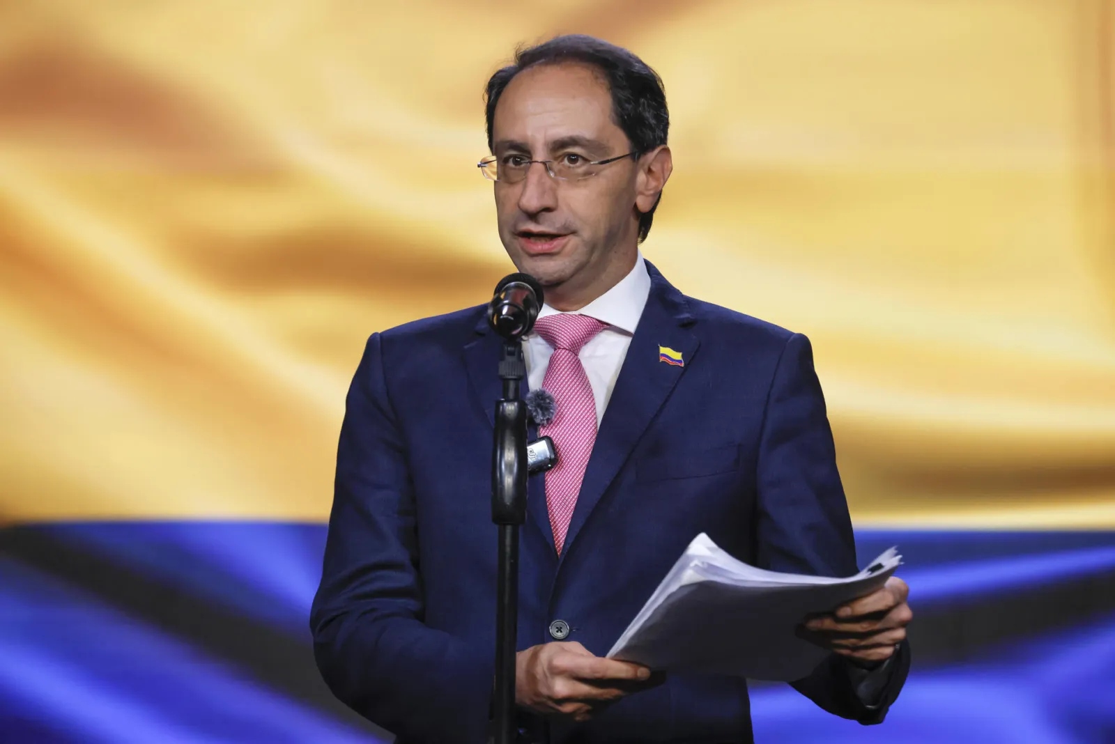 Vicepresidente electo anuncia transición de Gobierno en dos etapas y sin reunión Petro-De la Espriella